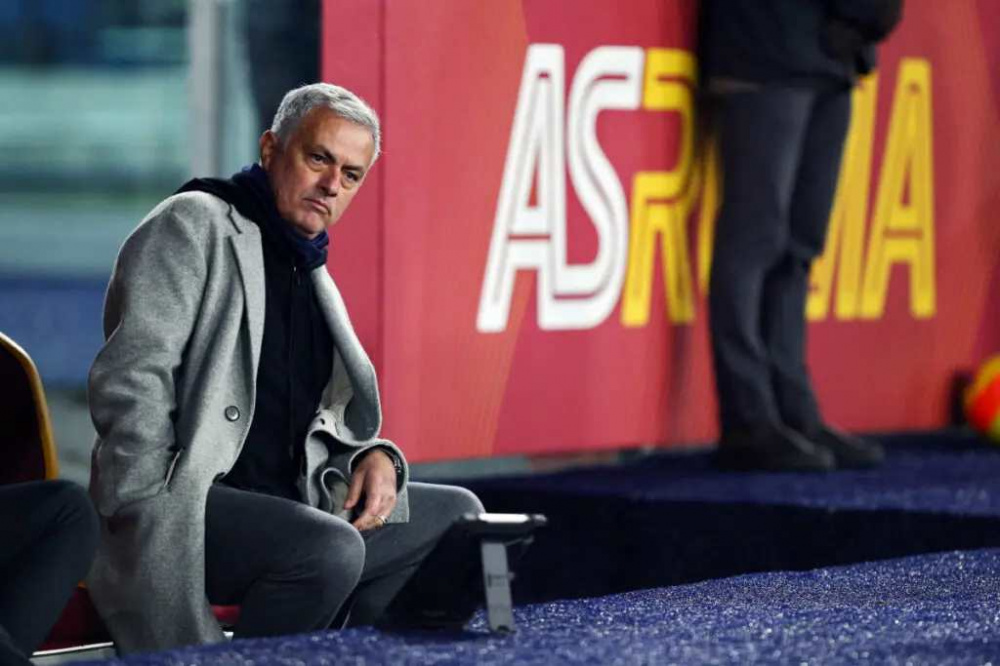 Mourinho “Penso solo al Vitesse e non al derby”