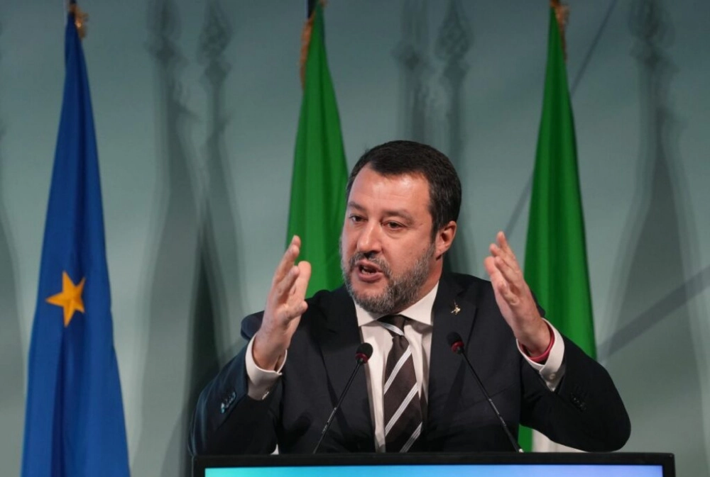 Bce, Salvini “Sconcertante bruciare miliardi di risparmi”