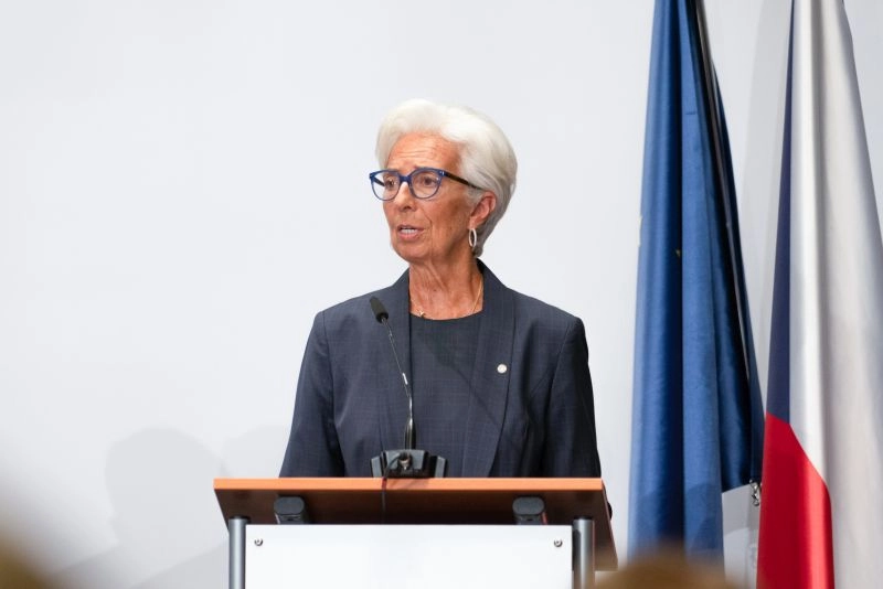 Inflazione, Lagarde “Per combatterla tassi restano strumento migliore”