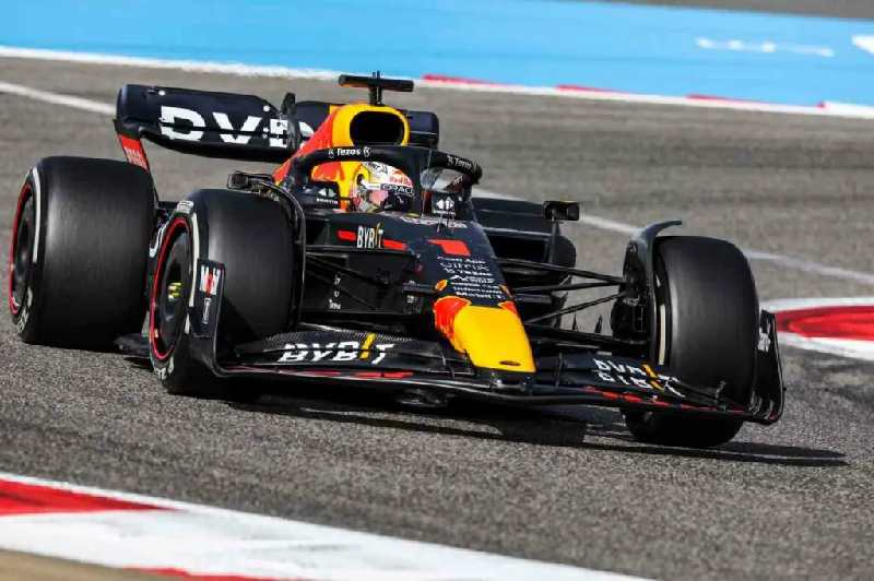 Verstappen e Leclerc fanno il vuoto nelle libere in Bahrain