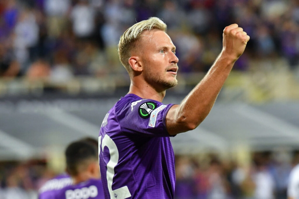 Pari viola al debutto in Conference, Fiorentina-Riga 1-1