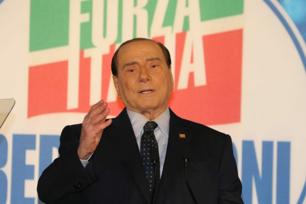 Berlusconi “La flat tax può scendere al 15%”