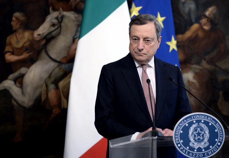 Draghi a New York “Niente ambiguità sulle autocrazie, il nostro futuro è in gioco”