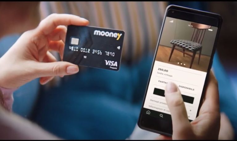 Crescono i pagamenti digitali, da Mooney una carta prepagata per tutti