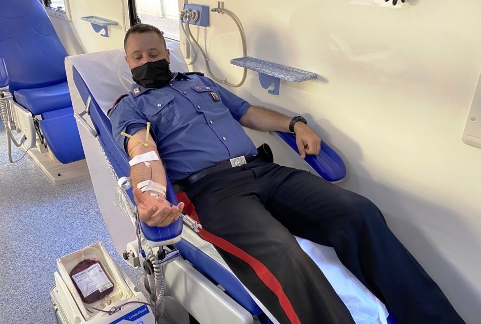 immagine carabinieri donazione del sangue