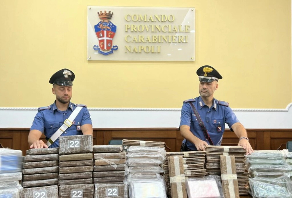 Napoli, nascondeva 105 KG di cocaina nella lavastoviglie, arrestato