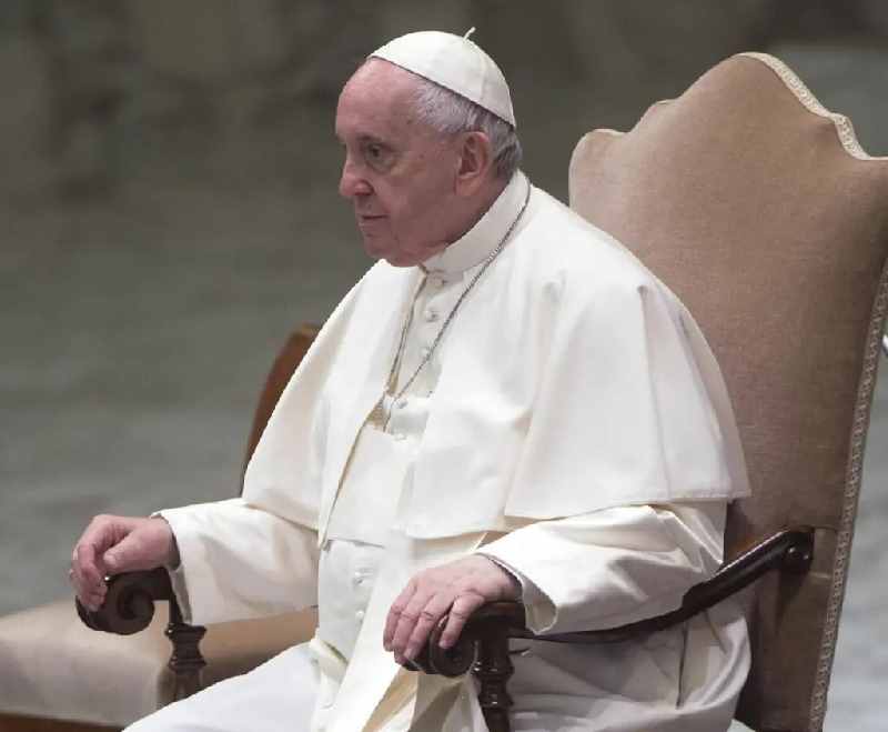 Papa Francesco “Nuovi santi ispirino soluzioni di pace”