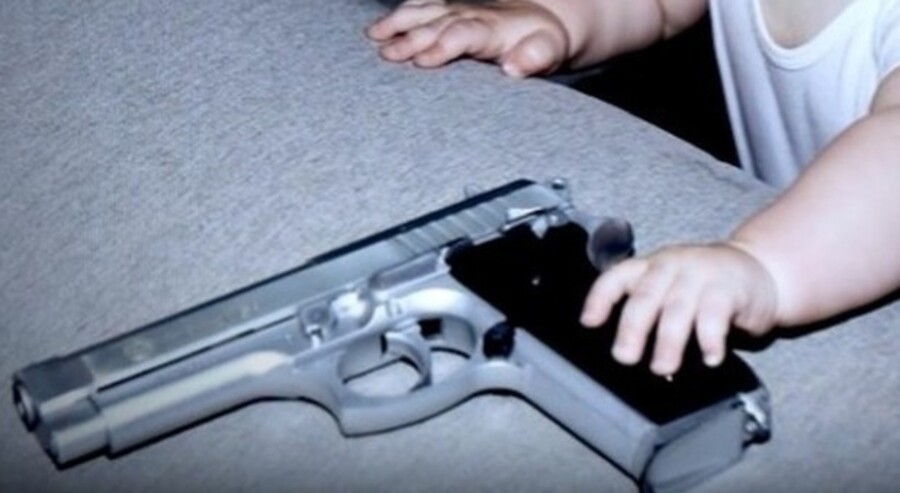 Immagine esembio bimbo con pistola