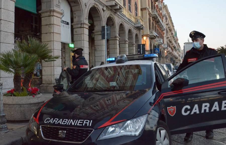 Arrestati a Cagliari due uomini per furto e ricettazione di un cellulare