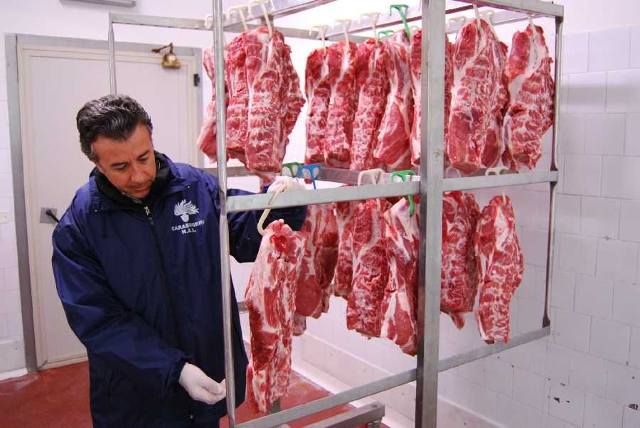 Cagliari. carne priva di bollo sanitario, sanzionato il titolare di una macelleria