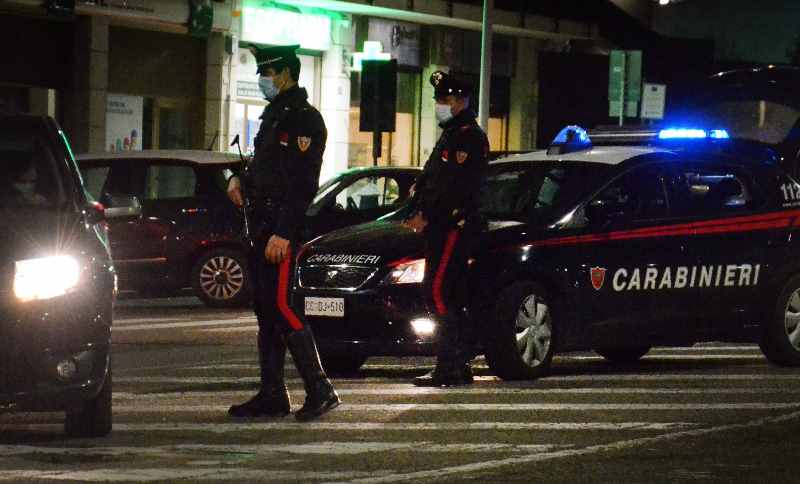 Cagliari. Sorpreso dai carabinieri mentre riceve 1 Kg di marijuana. Arrestato un 21enne