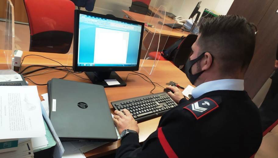 immagine carabinieri controllo truffe online