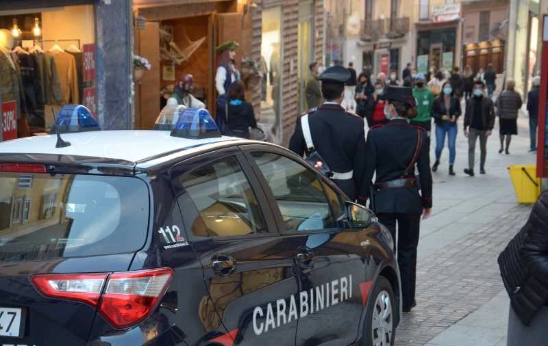 Cagliari. Arrestato un 21enne algerino per furto e resistenza a P.U.