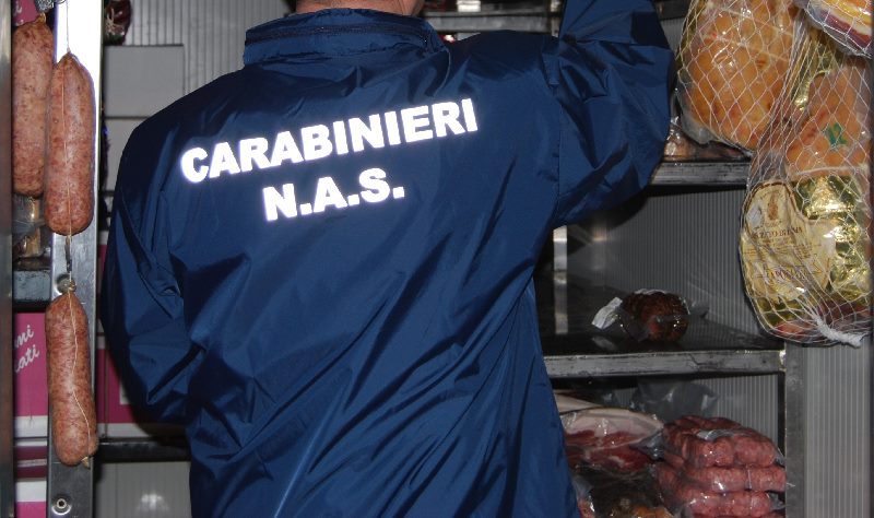 Controlli dei carabinieri tra Capoterra e Pula a persone auto e attività commerciali. 