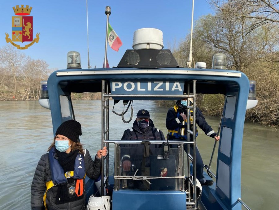 Roma. Controlli della Polizia di Stato lungo la sponda del fiume Tevere e in zona Colombo.