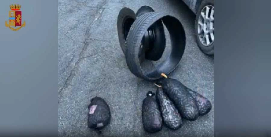 Traforo del Frejus: carico di stupefacente nascosto negli pneumatici VIDEO 