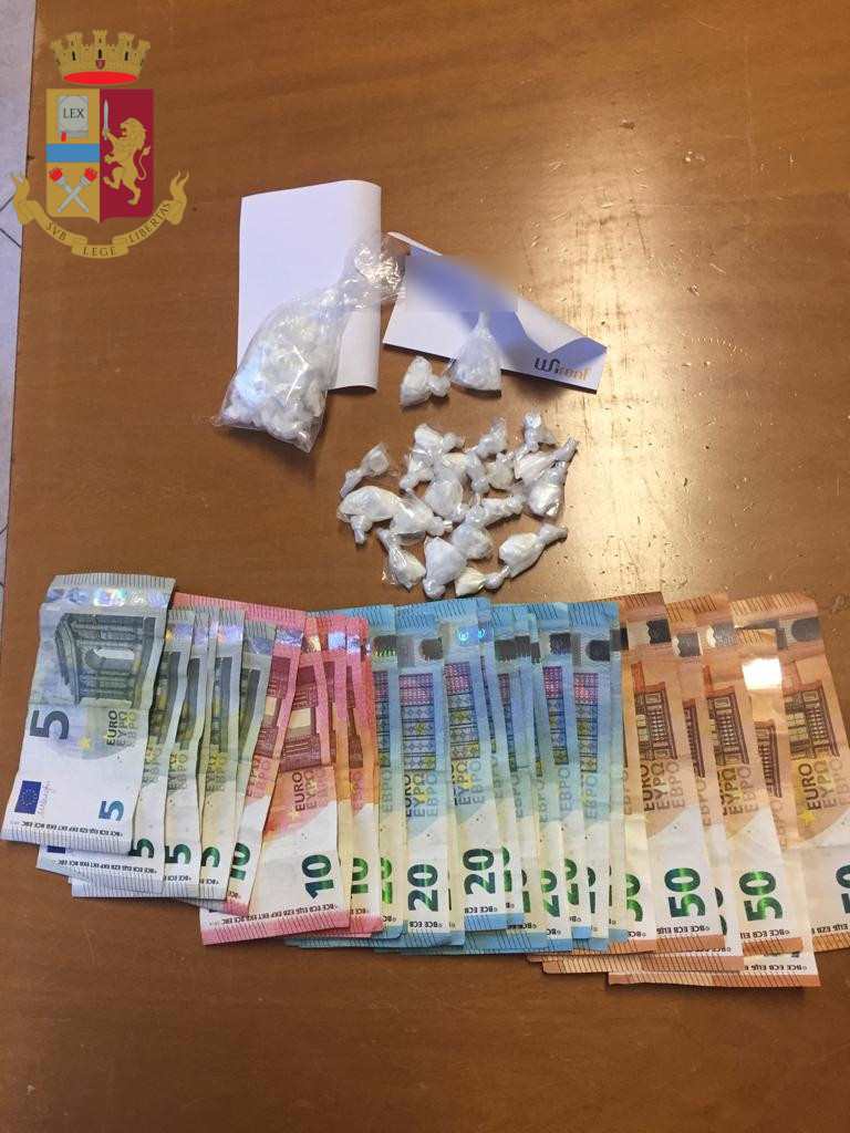 Roma. Lotta allo spaccio: arrestate 8 persone, sequestrati oltre 300 grammi di droga e 2000 euro circa.