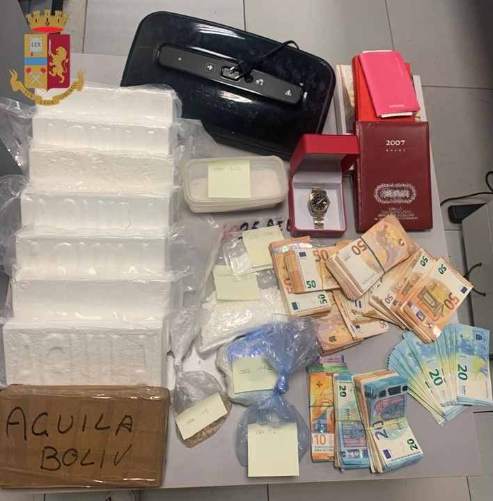 Milano, cocaina nel forno: la Polizia di Stato arresta 53enne