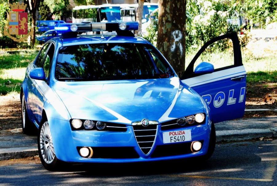 Roma Termini. Bloccato tempestivamente dalla Polizia un 30enne nigeriano che ha dato in escandescenza a bordo di un bus in Piazza dei Cinquecento