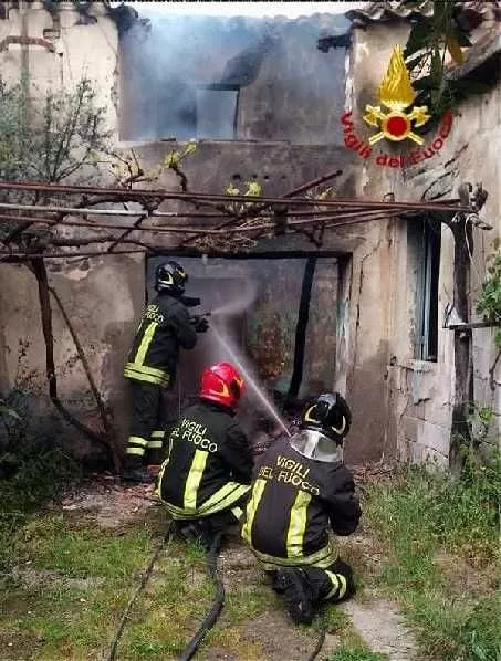 Villaputzu. Incendio in abitazione, intervento dei vigili del fuoco