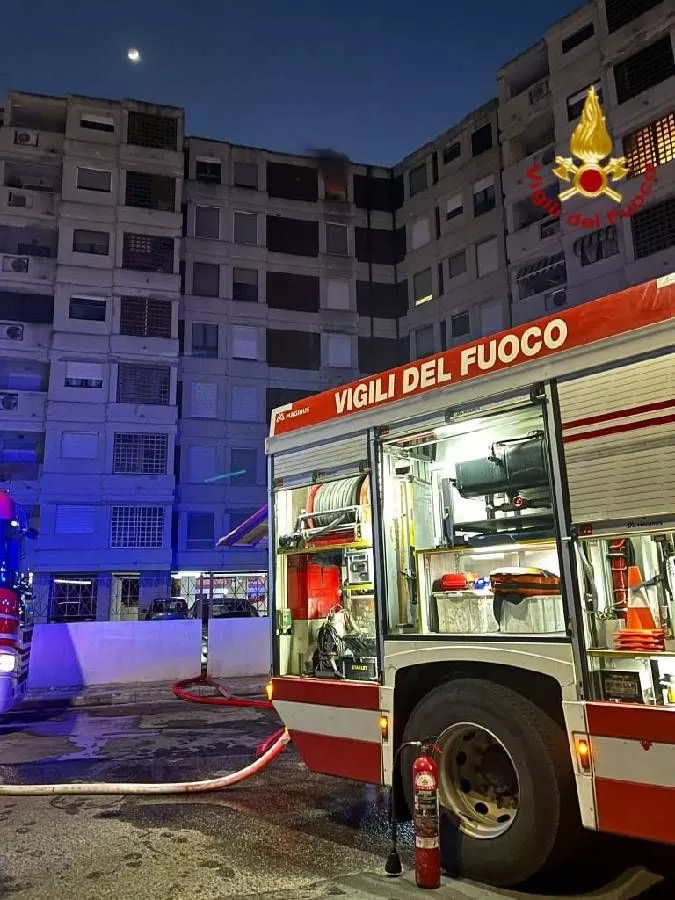Incendio in un appartamento a Quartu Sant'Elena: Anziana in ospedale in codice rosso