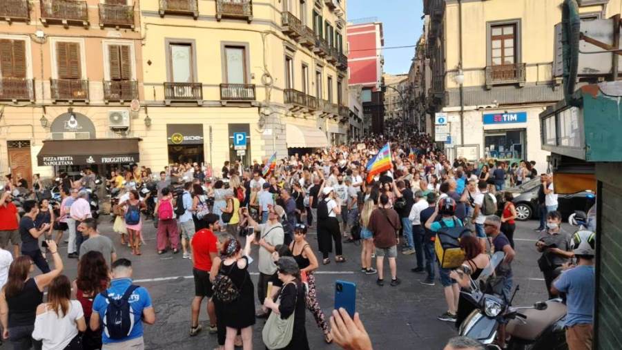 #NoGreenPass: 83 Città italiane all' unisono hanno dato voce alla contrarietà sull' introduzione del Governo.