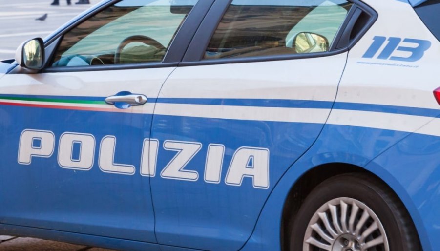 Cagliari: Ruba capi di abbigliamento mentre è agli arresti domiciliari. Arrestato un 22enne