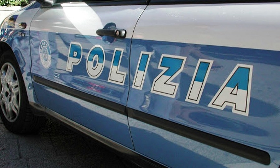 Polizia di Stato di Cagliari: cerca di entrare allo stadio con documenti falsi per eludere il DASPO. Arrestato dalla DIGOS