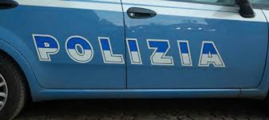 Cagliari: Tenta il furto in un distributore automatico ma viene sorpreso e arrestato dai poliziotti.