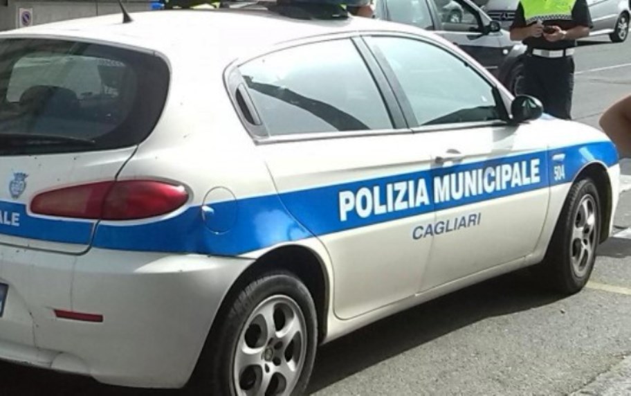 immagine auto polizia municipale