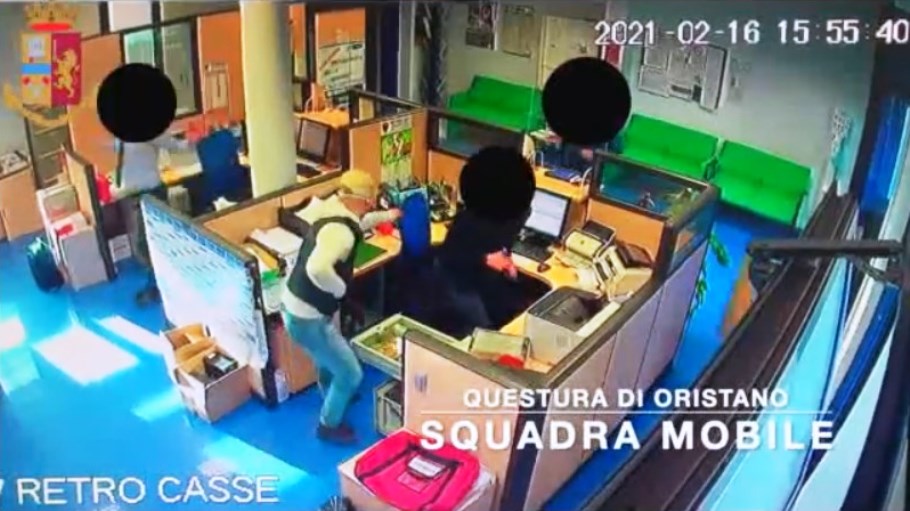 video rapina alla banca di arborea a donigala Oristano