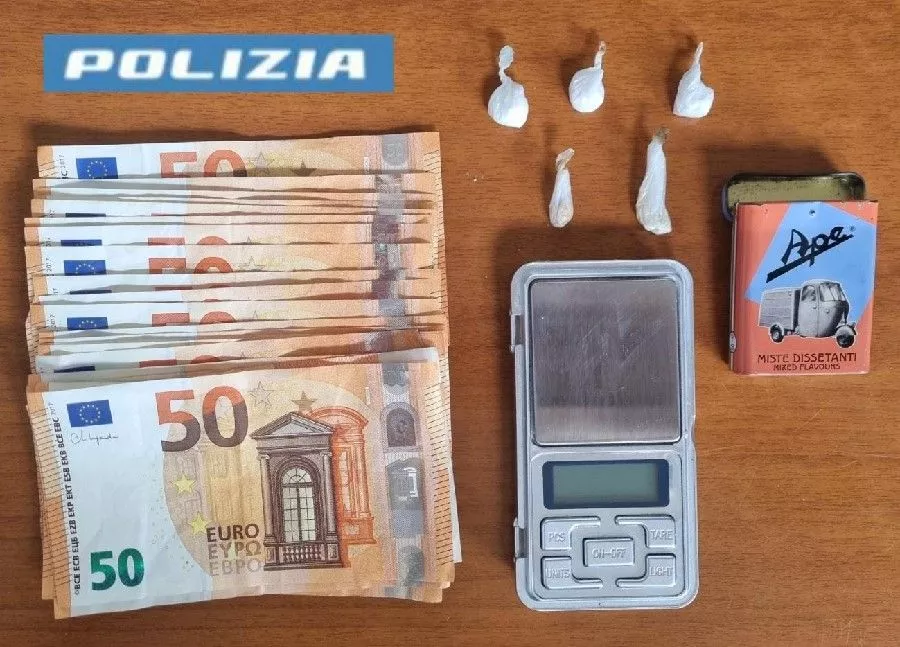 Cagliari. Deteneva cocaina ed eroina: la Polizia di Stato arresta un 69enne