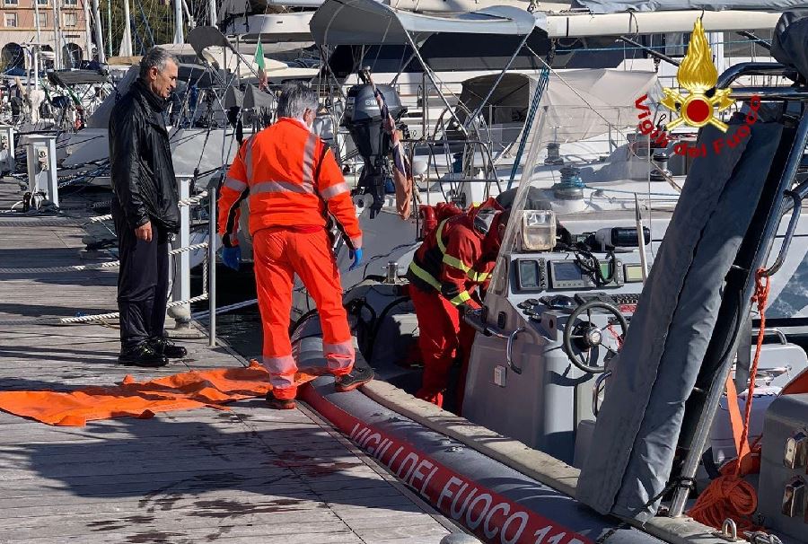 Cagliari. Salvate dai Vigili del Fuoco due persone cadute in mare nel Molo di Ponente 