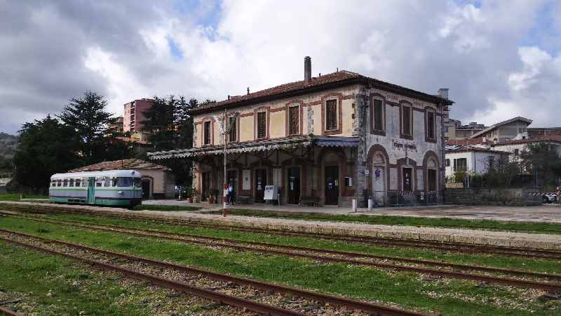 La stazione ferroviaria di Tempio, riconosciuta come luoghi del cuore del FAI, sarà ristrutturata e trasformata in museo.