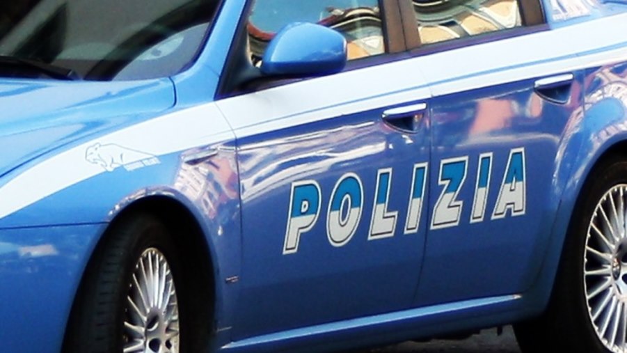 Immagine Repertorio Auto Polizia