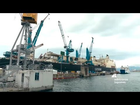 Castorone, la nave posatubi tra le più grandi al mondo: come si costruiscono i gasdotti offshore