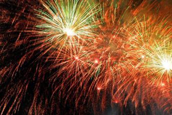 Capodanno, a Napoli 39 feriti: a Forcella donna colpita da proiettile vagante 1 Capodanno a Napoli 39 feriti a Forcella donna colpita da proiettile vagante