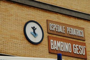 Indi Gregory, il padre: "Italia ultima speranza, non staccate spina ora" 1 Indi Gregory il padre Italia ultima speranza non staccate spina ora