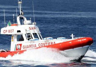 Incidente a La Maddalena, gommone sugli scogli: morto giovane militare 3 Incidente a La Maddalena gommone sugli scogli morto giovane militare
