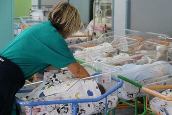 Palermo mamma senza dimora partorisce in strada e lascia il bimbo in ospedale