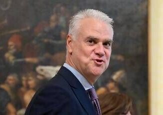 Zangrillo Ruolo infermieri fondamentale per dedizione e devozione