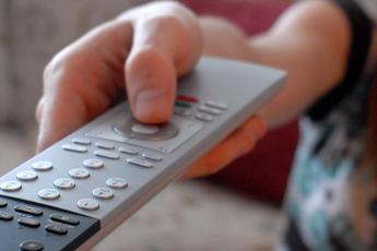 Ascolti tv, ‘Terra Amara’ su Canale 5 vince il prime time