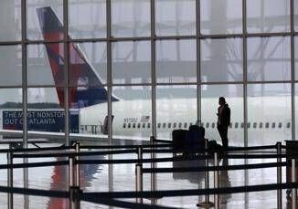 Stop ai passeggeri frettolosi in aereo arriva la multa lidea in Turchia