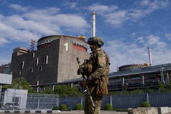 Ucraina, raid russi su Zaporizhzhia: danneggiato reattore centrale 1 Ucraina raid russi su Zaporizhzhia danneggiato reattore centrale