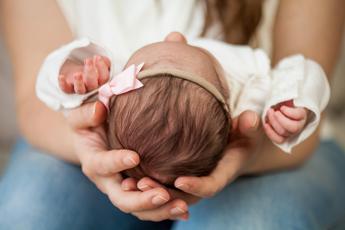Cancro al seno con il ‘gene Jolie’? Diventare mamma dopo le cure si può