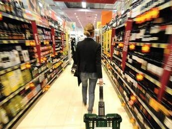 Inflazione, Istat: ad aprile aumenta del 2%. Carrello della spesa a +2,6%