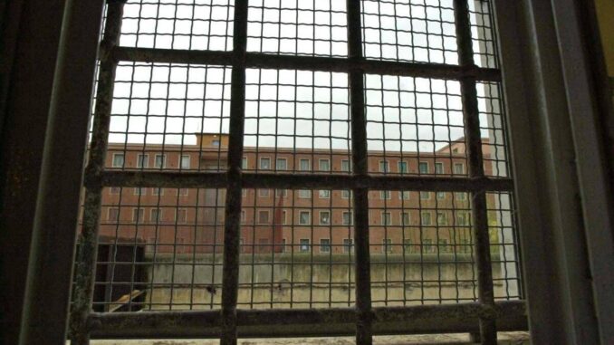 Carceri, lettera aperta di Alemanno a Nordio su caso detenuto 87enne: ‘no ‘nonnetti’ in cella’