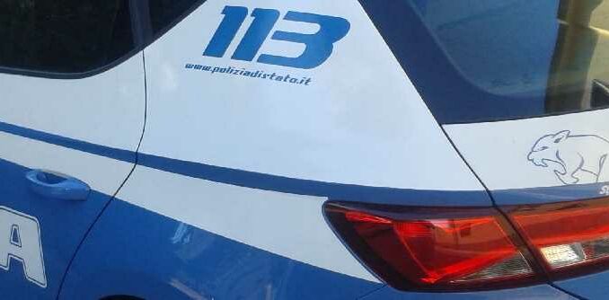 Atti persecutori nei confronti dell’ex fidanzata, arrestato un 26enne do origini egiziane 1 Volante polizia di stato