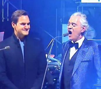 Andrea Bocelli canta per Federer Roger si commuove Video