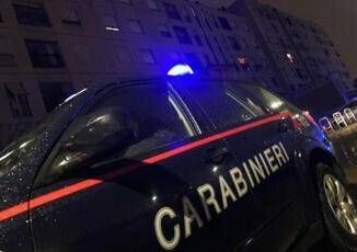Lite per un parcheggio finisce a martellate a Napoli 34enne ferito